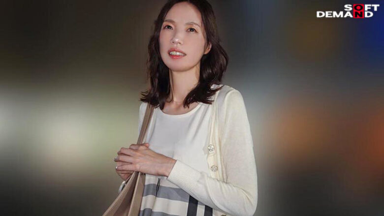 49歳 初めて開花する「女の悦び」女性用風俗で優しく愛撫されてイク 年下男子と性感開発 栗原早苗 12枚目