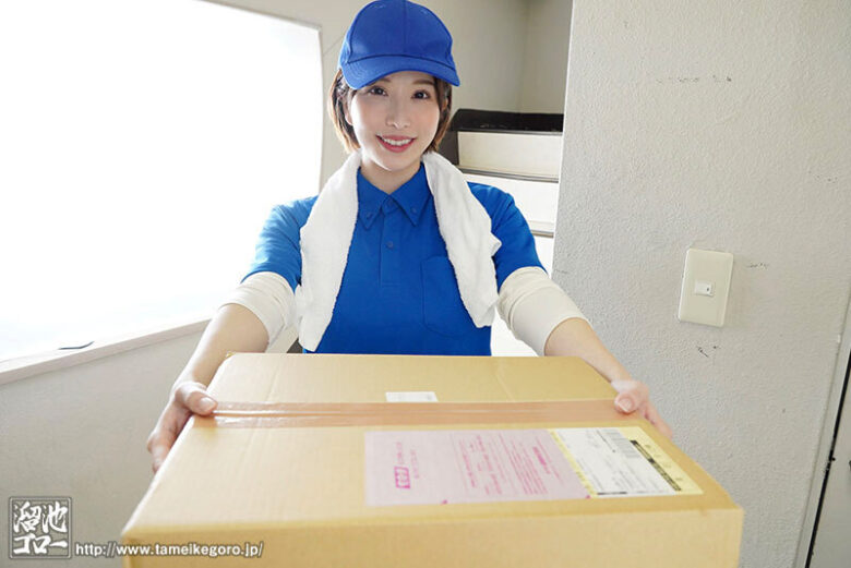 配送会社で働くべっぴんシングルマザーが学生バイトといたるところで濃厚アヘアヘSEX 〈母〉と〈女〉のダブルワークでかなえさんは大忙し！！ 夢実かなえ 1枚目